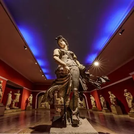 6 Location, Close To Beaches And Anywhere Apartment