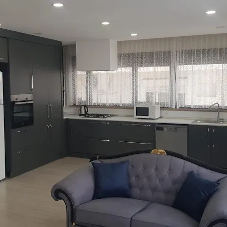 6 Location, Close To Beaches And Anywhere