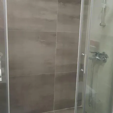 6 Location, Close To Beaches And Anywhere Apartman